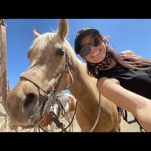 Meet your Posher, Lauren